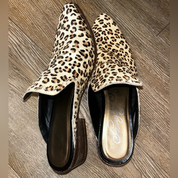 naughty monkey Shoes - 🦋Naughty Monkey Carissa Leopard flats sz 8 1/2 8.5